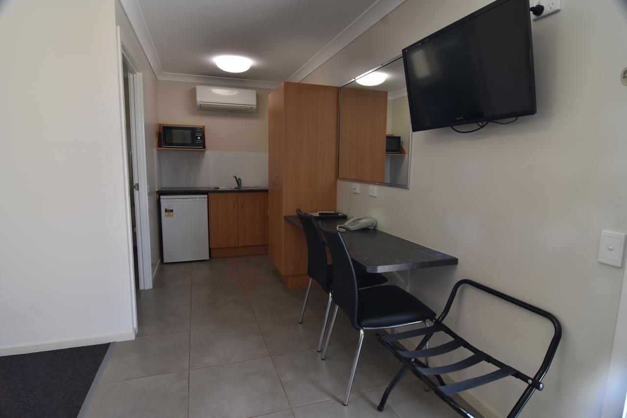 Mundubbera Billabong Motor Inn Экстерьер фото